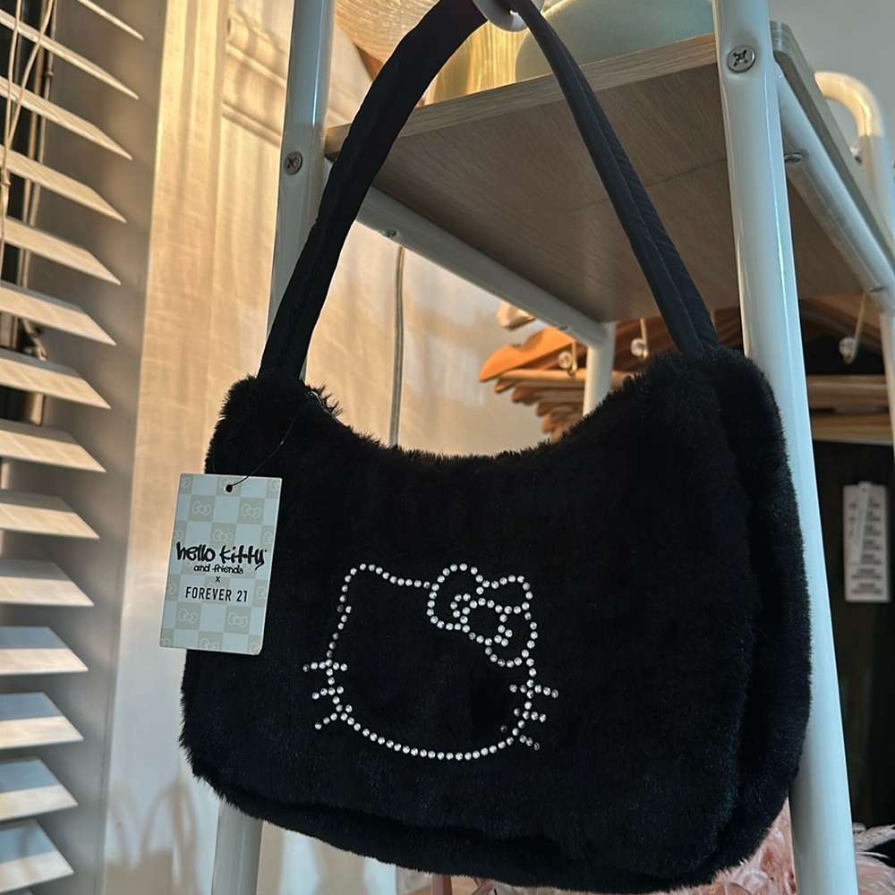 hello kitty purse